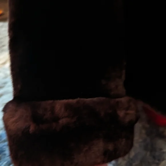 Garage Sale By May.Vintage faux fur coat - Picture 7 of 8
